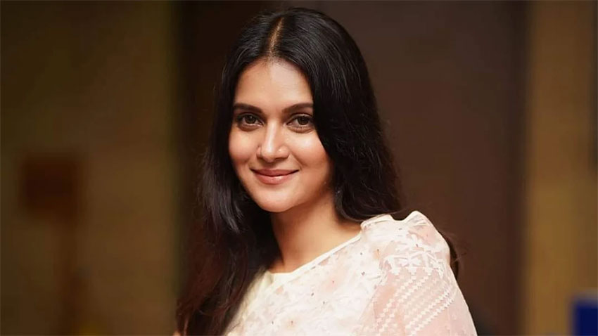 ‘বিজ্ঞান আছে’ ভেবেই রাষ্ট্রবিজ্ঞানে ভর্তি হয়েছিলেন মিথিলা!
